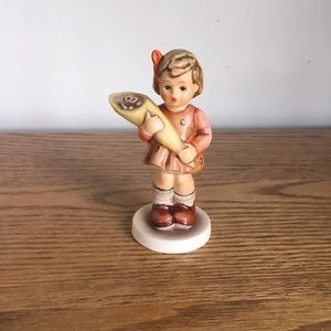 Hummel #549 "A Sweet Offering"